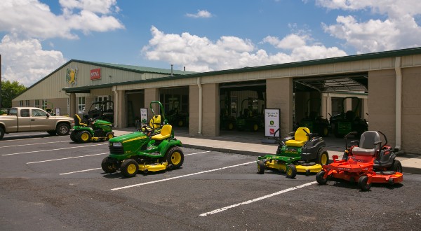 An outside photo of the Maryville, Tennessee, Ag-Pro location.