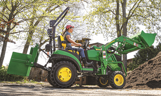 1025R Sub-Compact Tractor